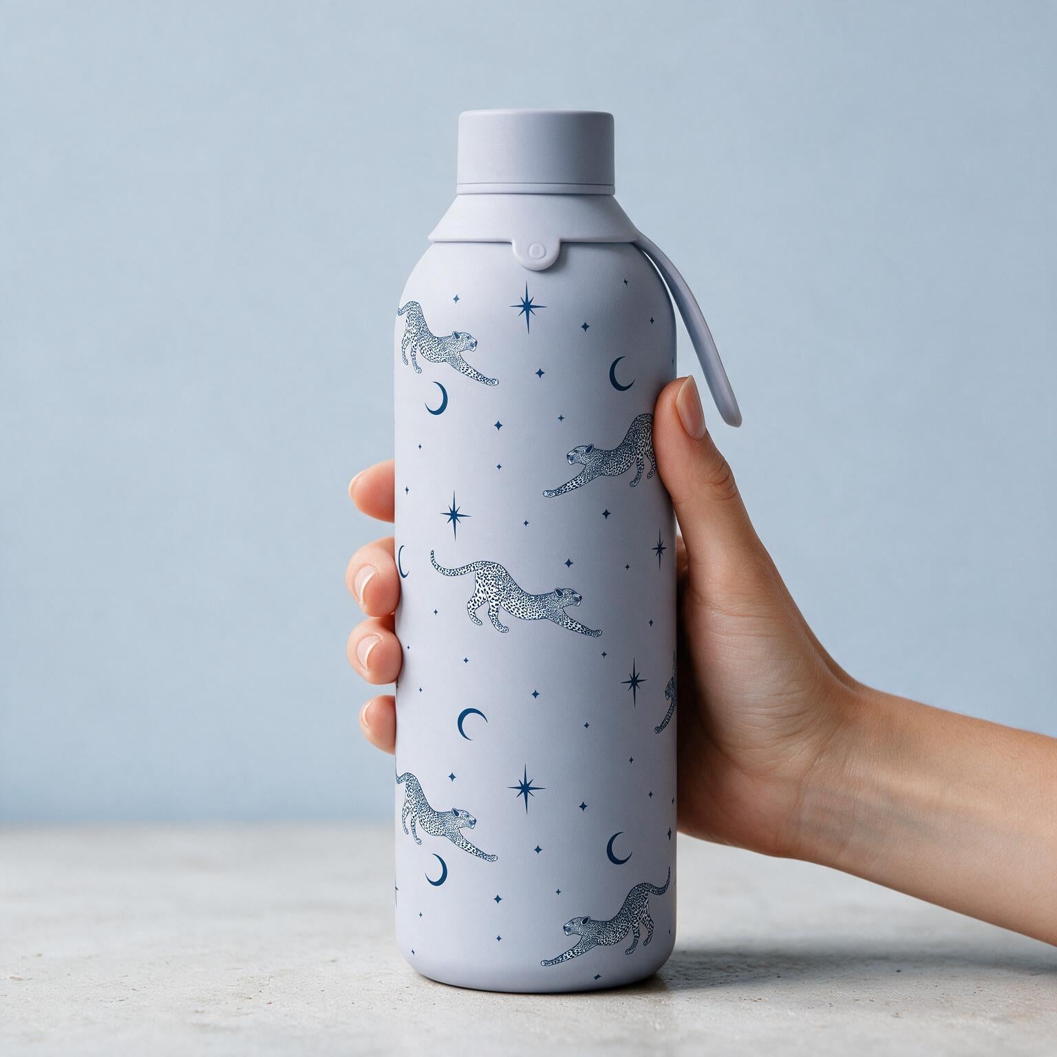 Botella Térmica de Acero Inoxidable con Interior Cerámico y Doble Tapón – Mystic Leopard | Aurea