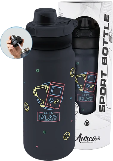 Botella deportiva Aurea negra con diseño Let’s Play y su estuche Sport Bottle, con detalle del tapón